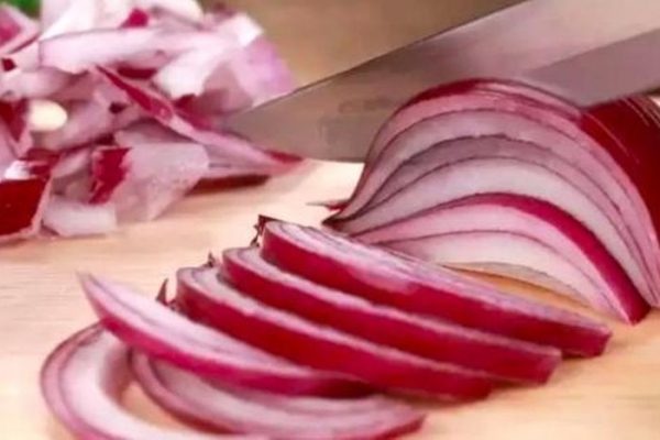 5 lợi ích khi ăn hành tây sống vào mùa hè