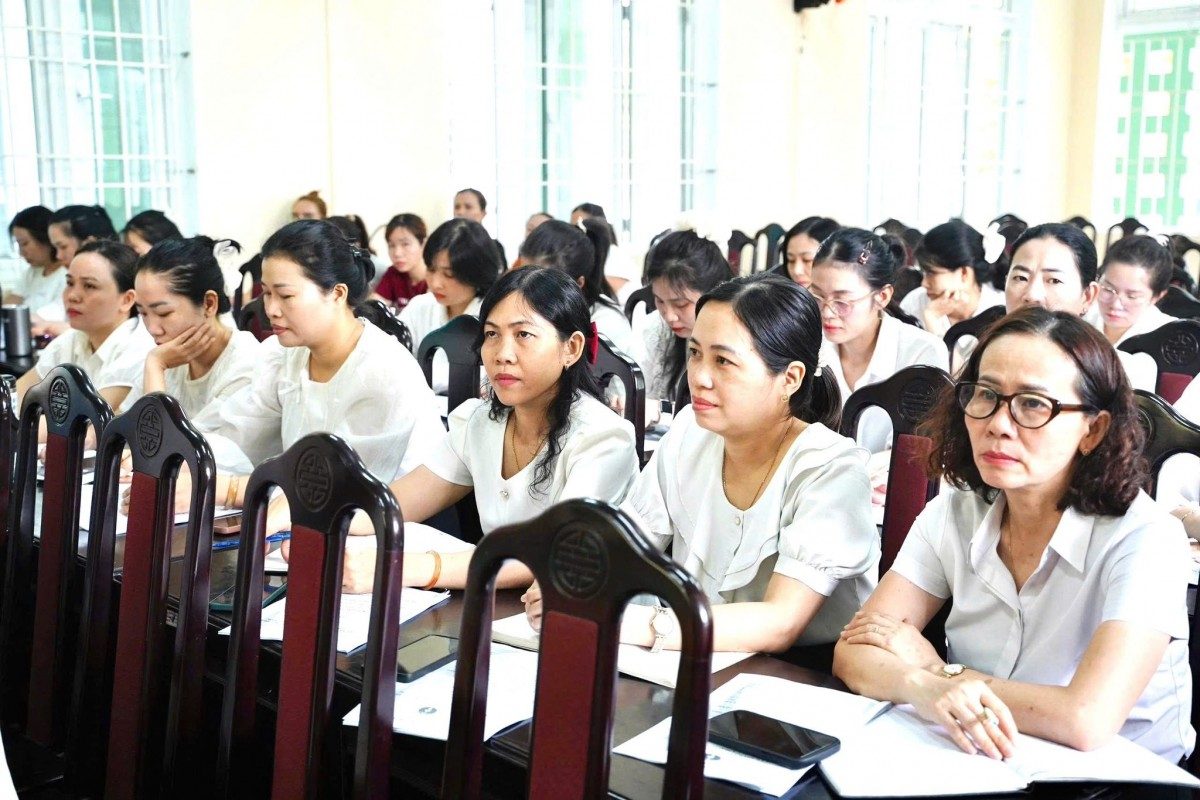 Quang cảnh buổi tập huấn