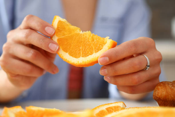 Ăn cam quýt khi bị ốm giúp hồi phục nhanh hơn.