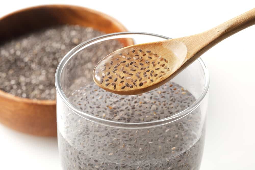 Vì sao cần ngâm hạt chia trước khi ăn?