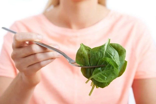 6 lợi ích của rau cải bó xôi với phụ nữ mang thai