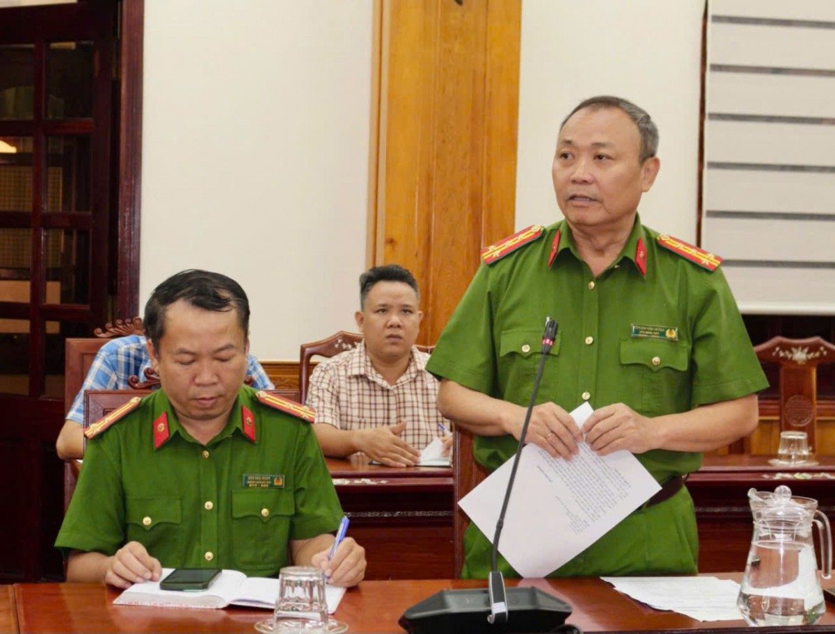 Đại diện lãnh đạo Công an tỉnh nêu ý kiến.